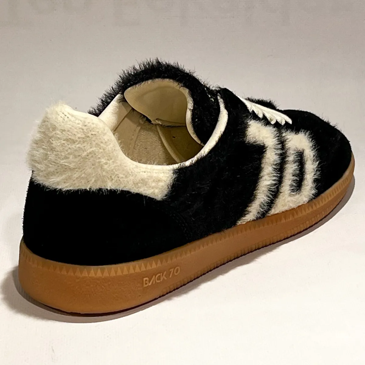 Mohair M103 2 Back 70 Mohair M103