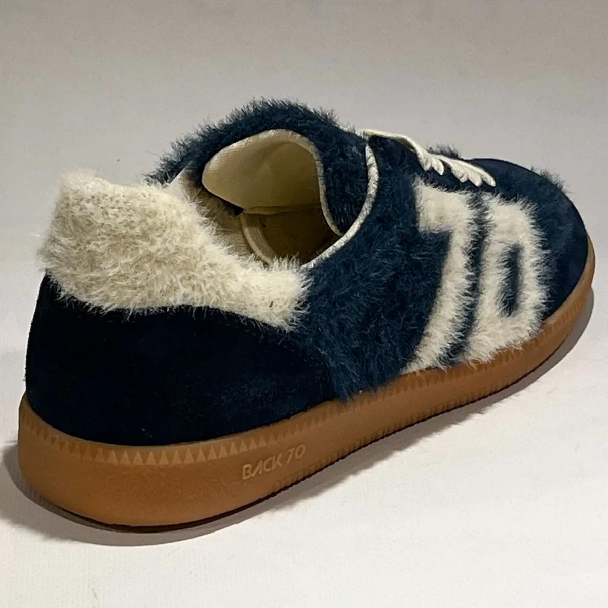 Mohair M108 2 Back 70 Mohair M108