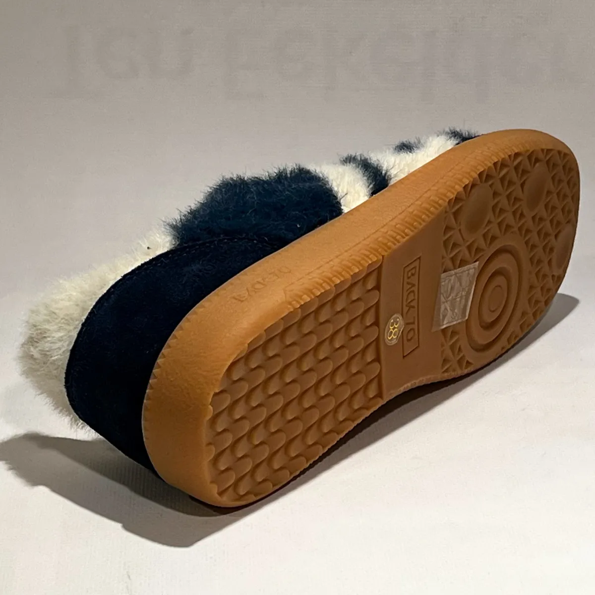 Mohair M108 3 Back 70 Mohair M108