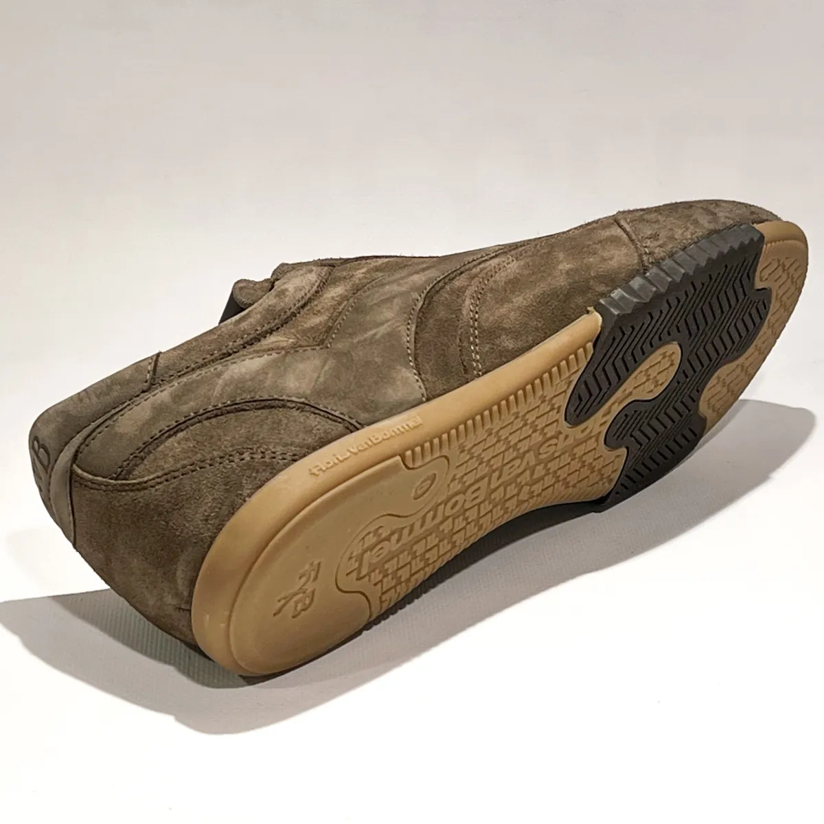 SFM-10251-34-01 De Vlakker 01.02 Taupe 3 Floris van Bommel SFM-10251-34-01 De Vlakker 01.02 Taupe