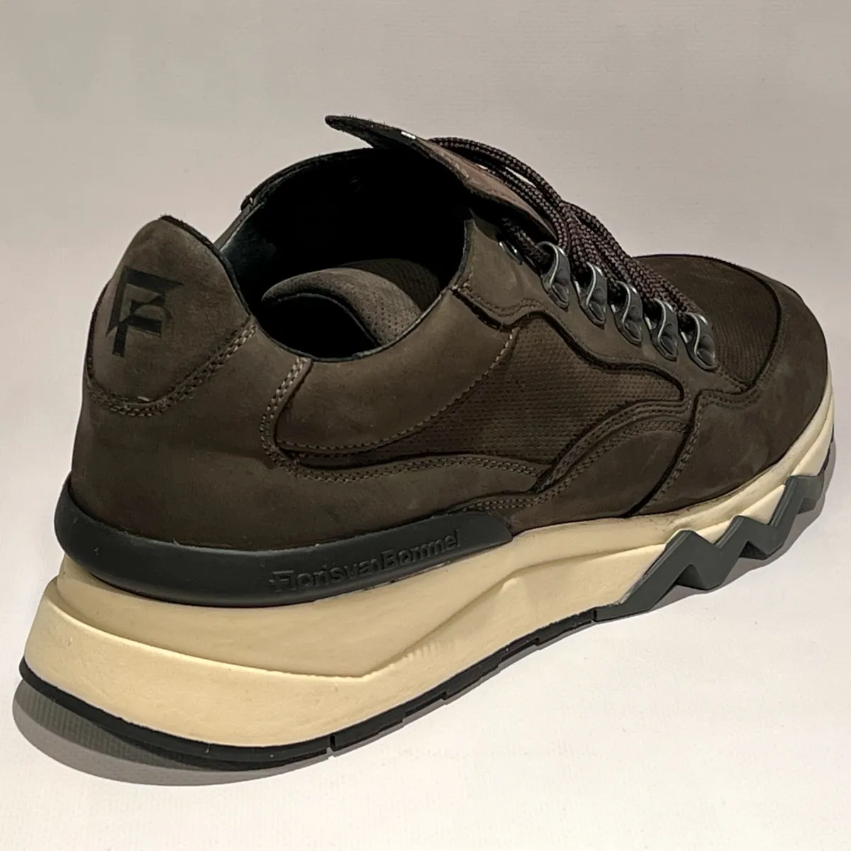 SFM-10135-21-01 De Zager 01.29 DarkBrown 2 Floris van Bommel SFM-10135-21-01 De Zager 01.29 DarkBrown