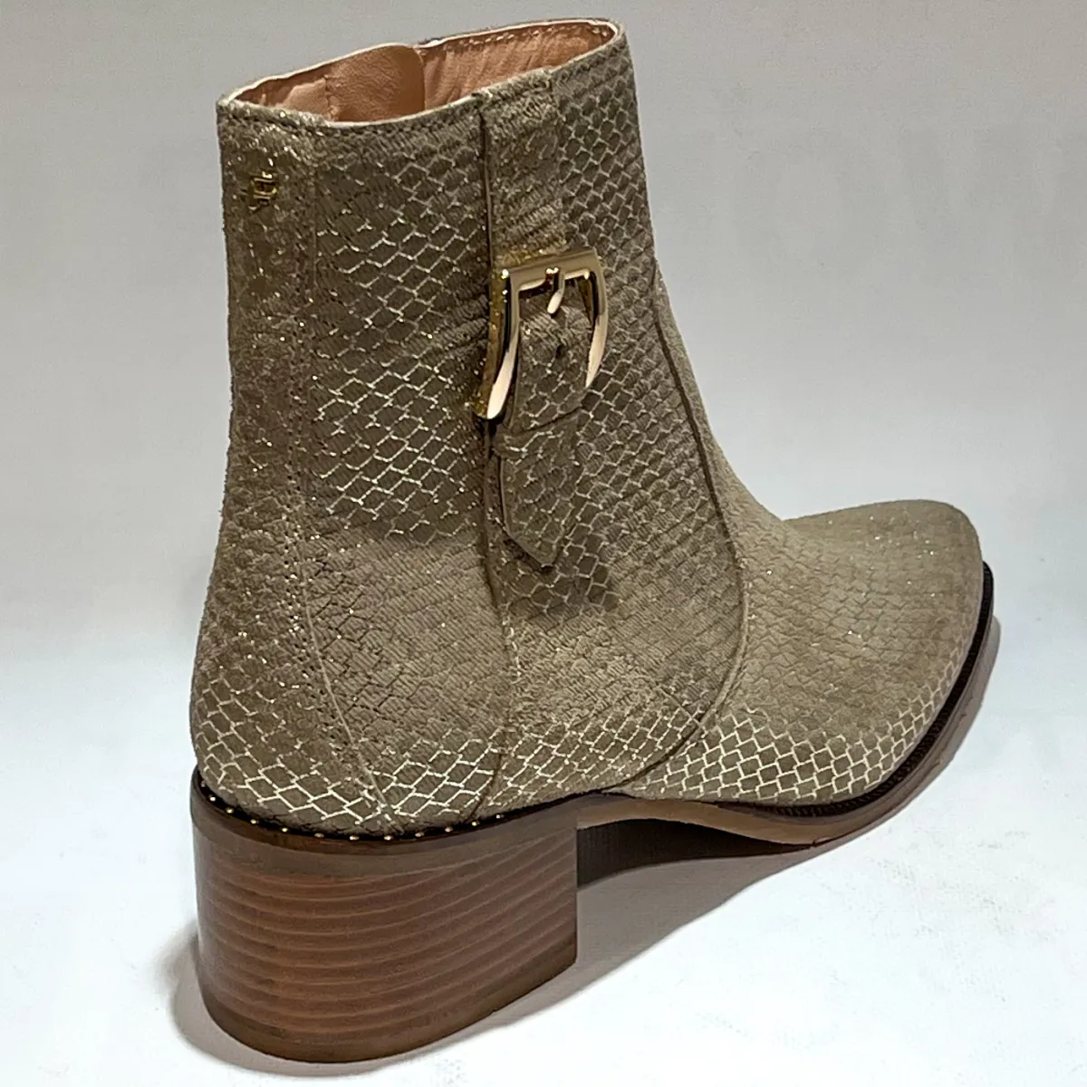 SFW-50065-34-03 Evi 05.07 2 Floris van Bommel Floris van Bommel SFW-50065-34-03 Evi 05.07