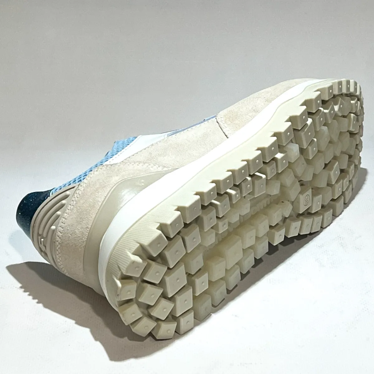 SFW-10100-42-01 Grommi 01.15 LightBlue 3 Floris van Bommel Floris van Bommel SFW-10100-42-01 Grommi 01.15 LightBlue