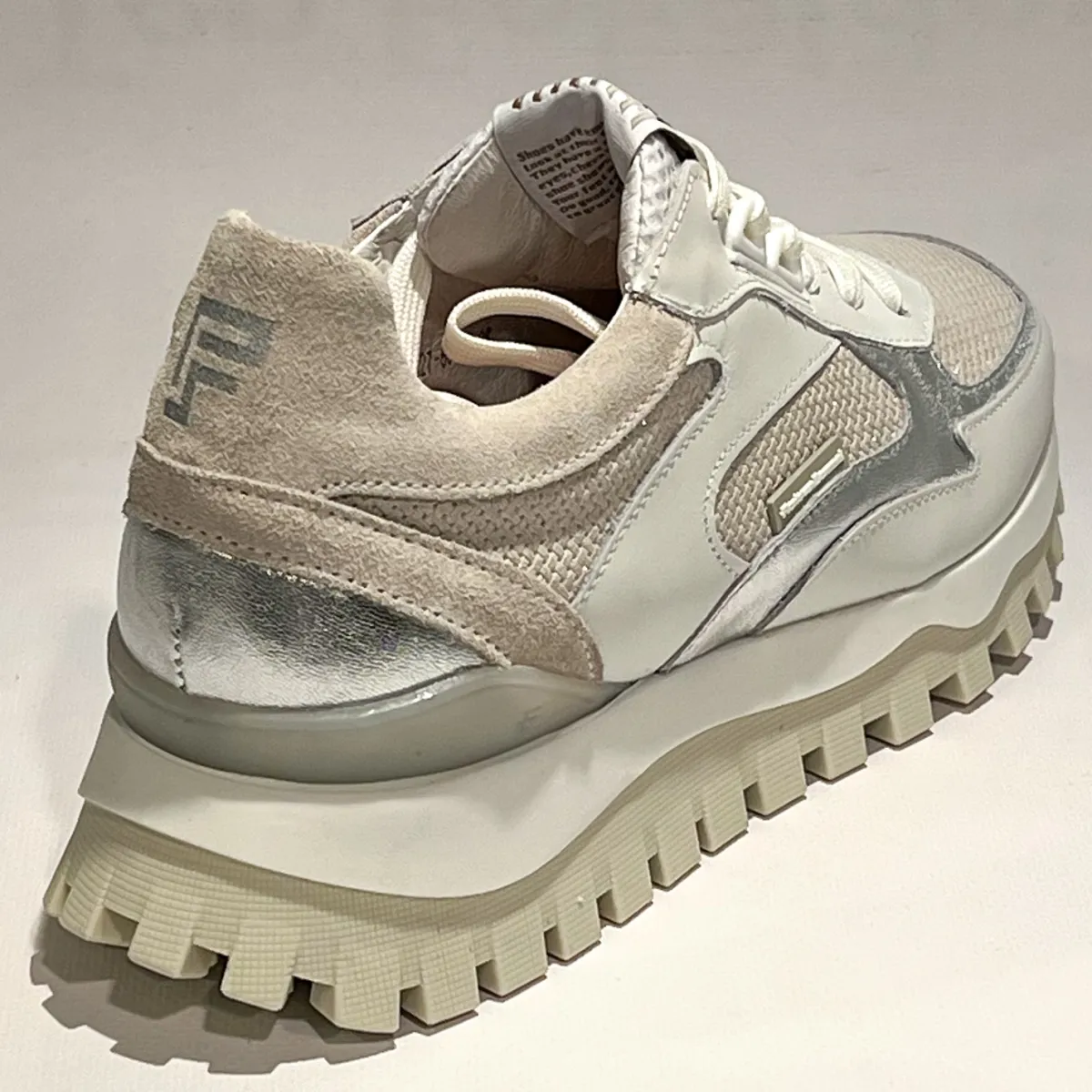 SFW-10127-60-01 Grommi 03.05 White 2 Floris van Bommel Floris van Bommel SFW-10127-60-01 Grommi 03.05 White