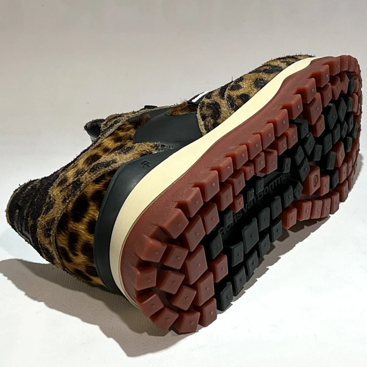 SFW-10143-22-01 Grommi 04.00 3 Floris van Bommel Floris van Bommel SFW-10143-22-01 Grommi 04.00