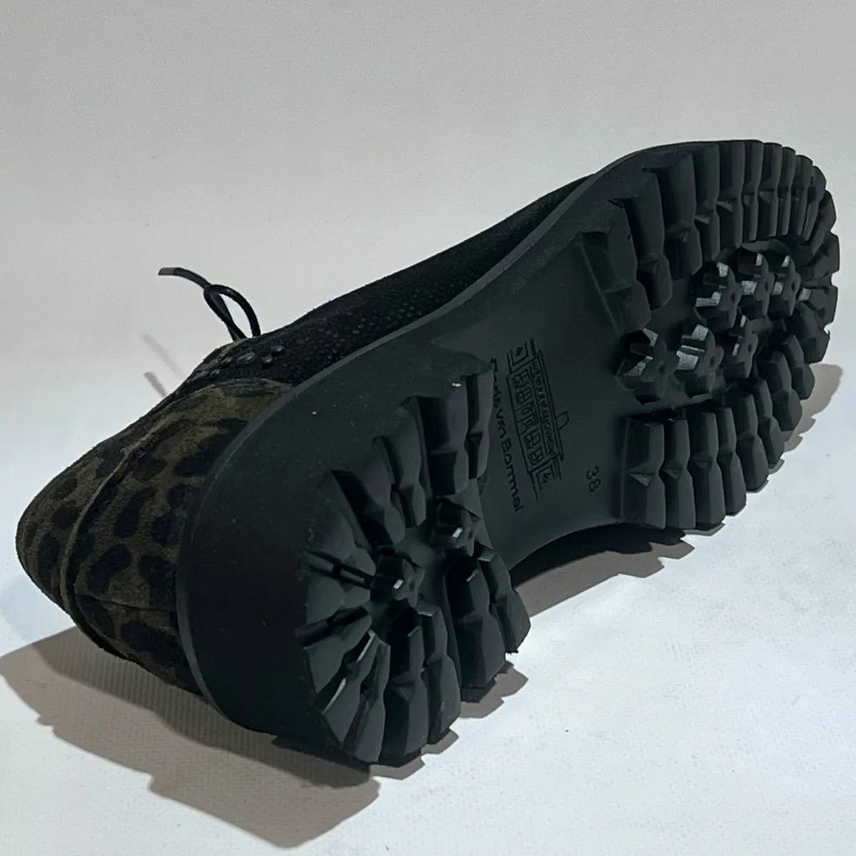 SFW-30036-10-01 Selsi 04.03 3 Floris van Bommel Floris van Bommel SFW-30036-10-01 Selsi 04.03