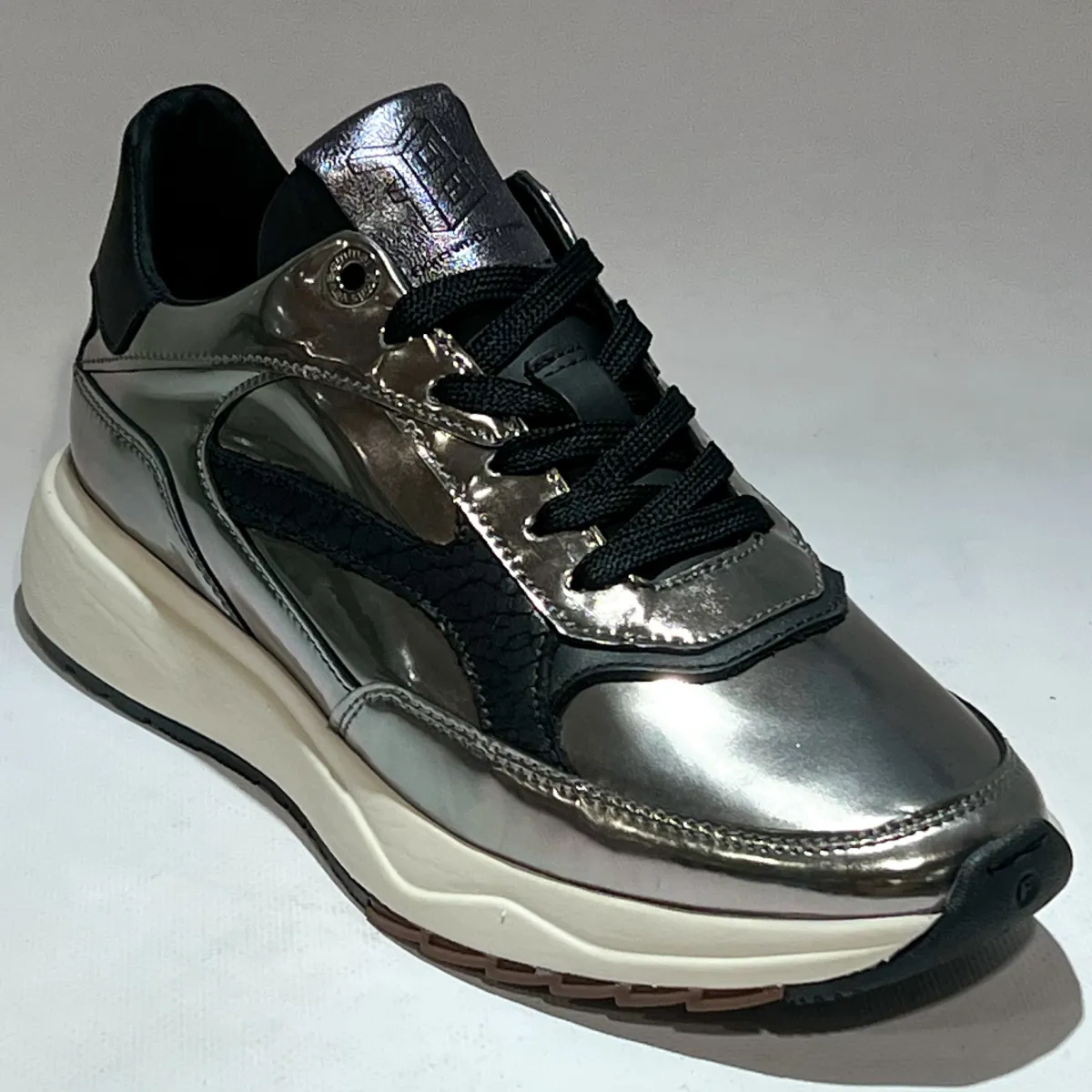 SFW-10138-90-01 Suvi 02.08 Silver 1 Floris van Bommel Floris van Bommel SFW-10138-90-01 Suvi 02.08 Silver