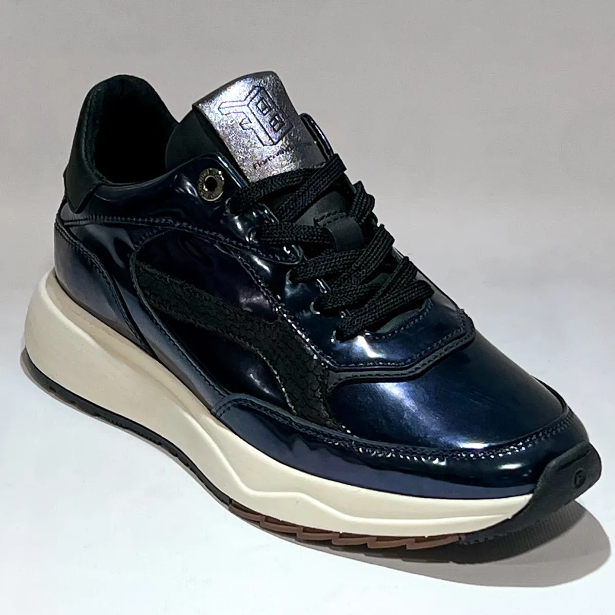 SFW-10138-40-01 Suvi 02.09 Blue 1 Floris van Bommel Floris van Bommel SFW-10138-40-01 Suvi 02.09 Blue