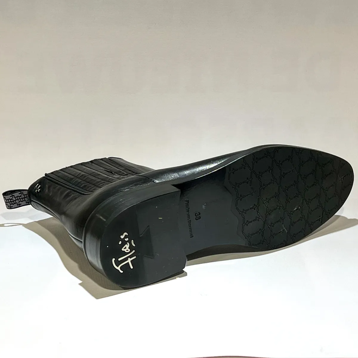 SFW-50045-10-01 3 Floris van Bommel Floris van Bommel SFW-50045-10-01