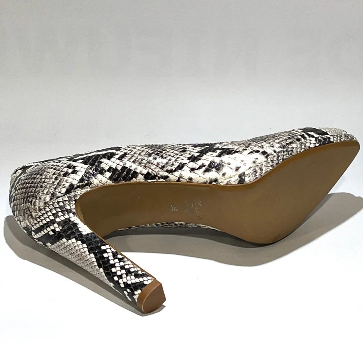 12360 PITONE ROCCIA 3 LILIAN 12360 PITONE ROCCIA