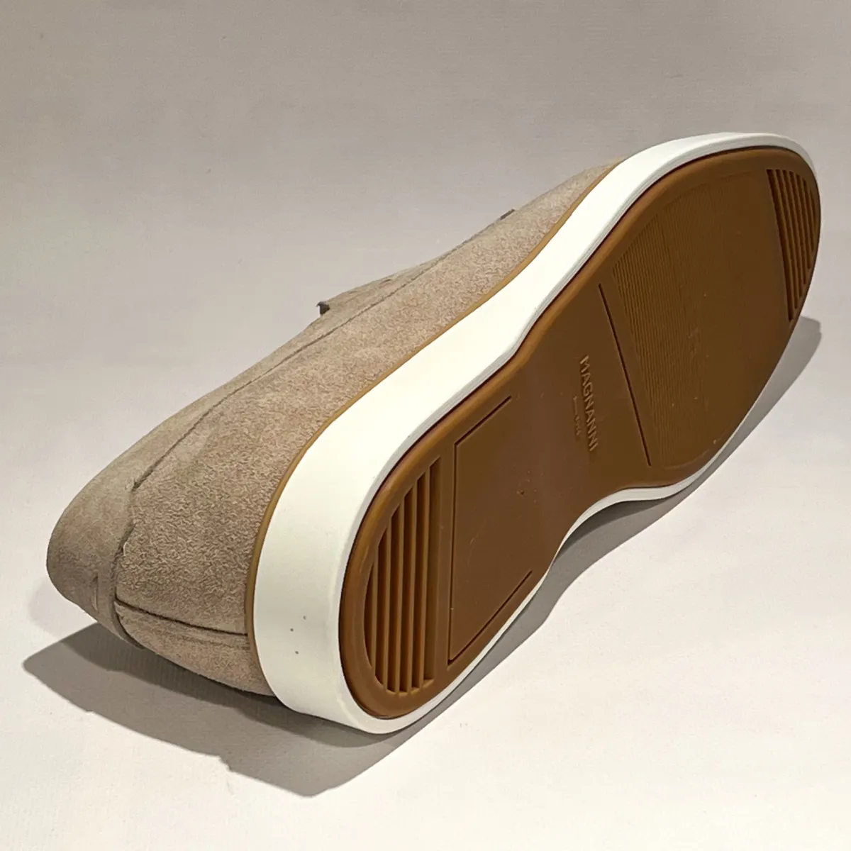 25137 Crosta Ivory 3 MAGNANNI 25137 Crosta Ivory